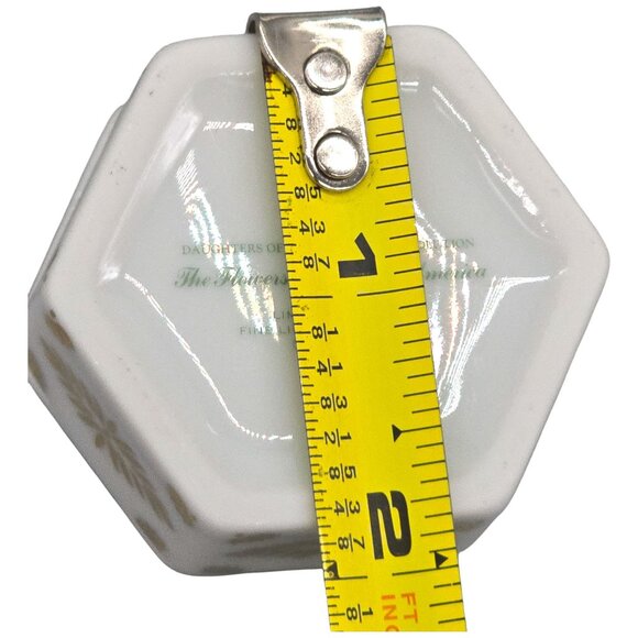 Vintage DAR 1981 Lilac Ceramic Porcelain Trinket Box Flowers of Colonial America - Picture 11 of 12